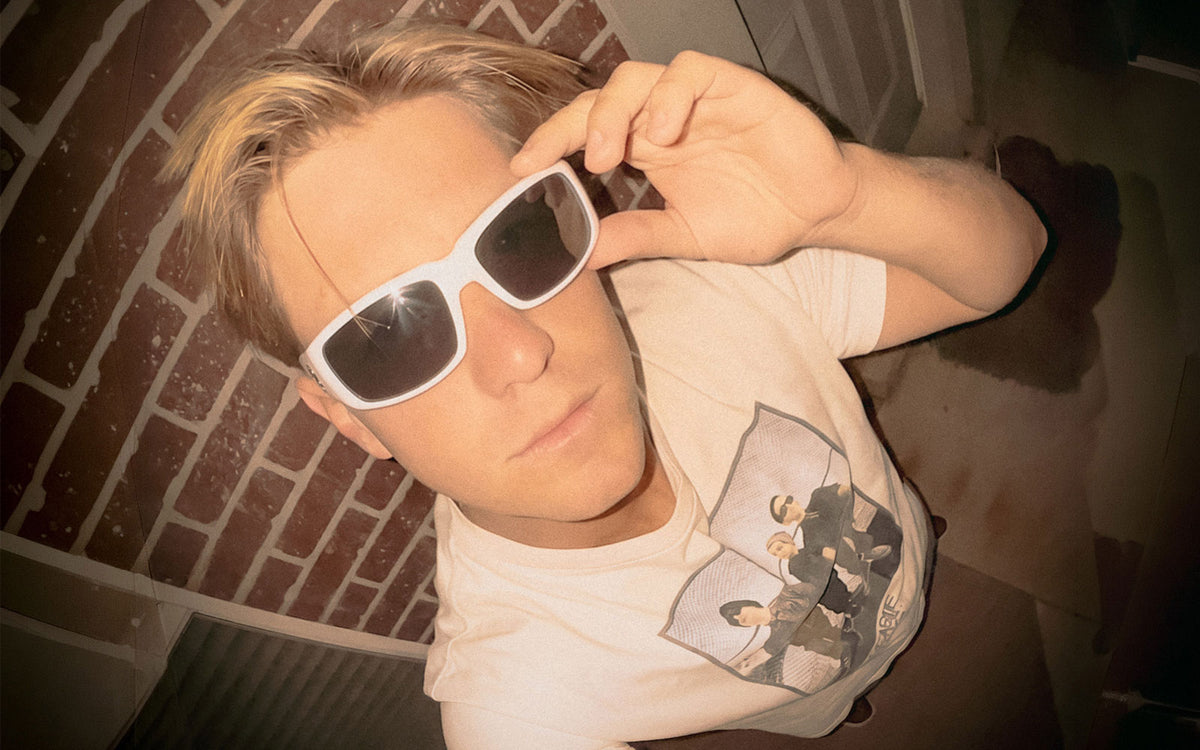 VZ Rewind, white frames